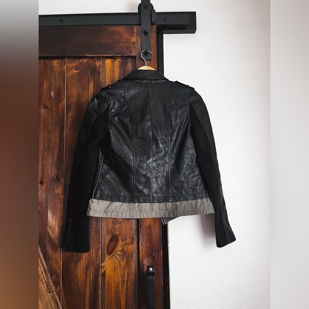 BKE Black Leather Jacket with Gray Accents S Item#AU - Picture 4 of 5